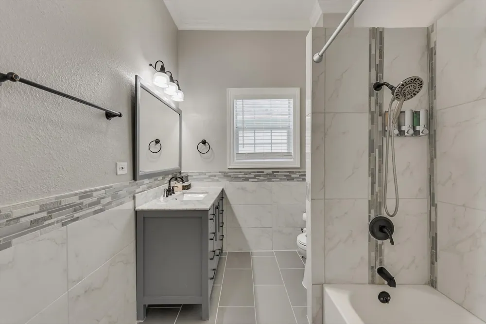 909 Elsbeth Street Dallas, TX 75208