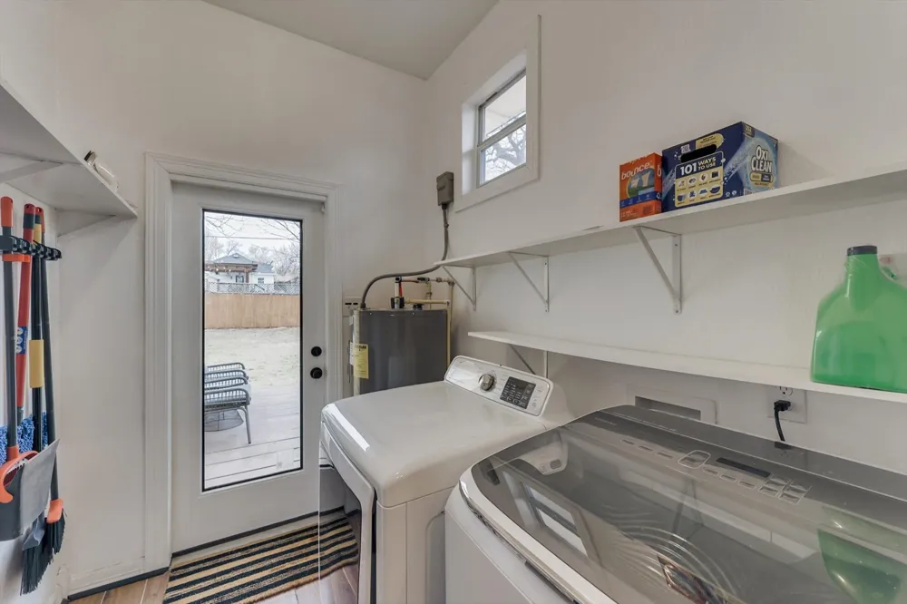 909 Elsbeth Street Dallas, TX 75208