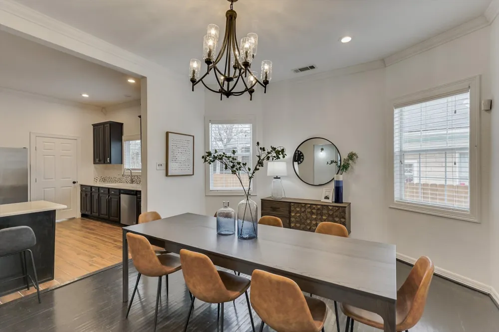 909 Elsbeth Street Dallas, TX 75208