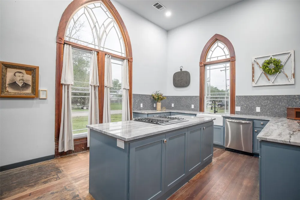346 W Pietzsch Street Bartlett, TX 76511
