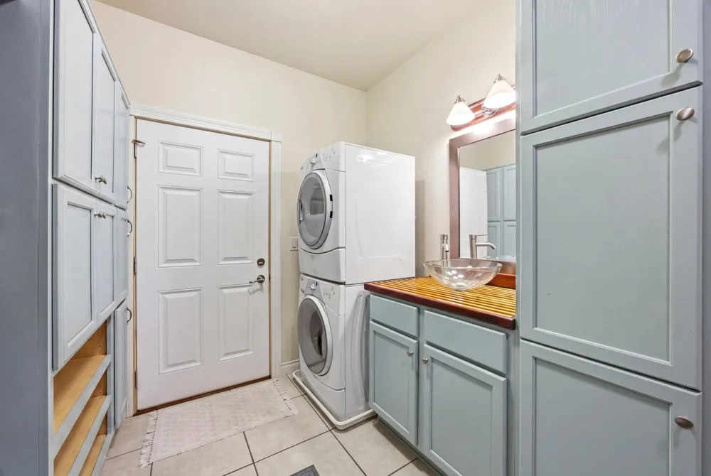 3413 50th Street Reiles Acres, ND 58102