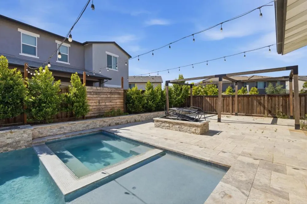 17214 Bowling Court Lathrop, CA 95330
