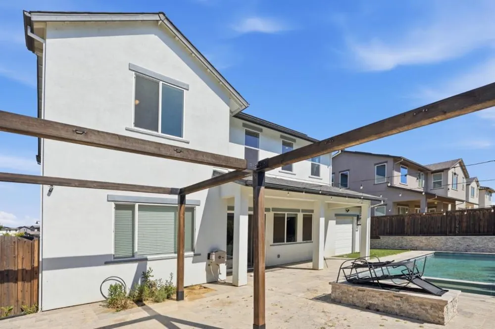 17214 Bowling Court Lathrop, CA 95330