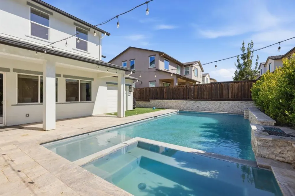 17214 Bowling Court Lathrop, CA 95330