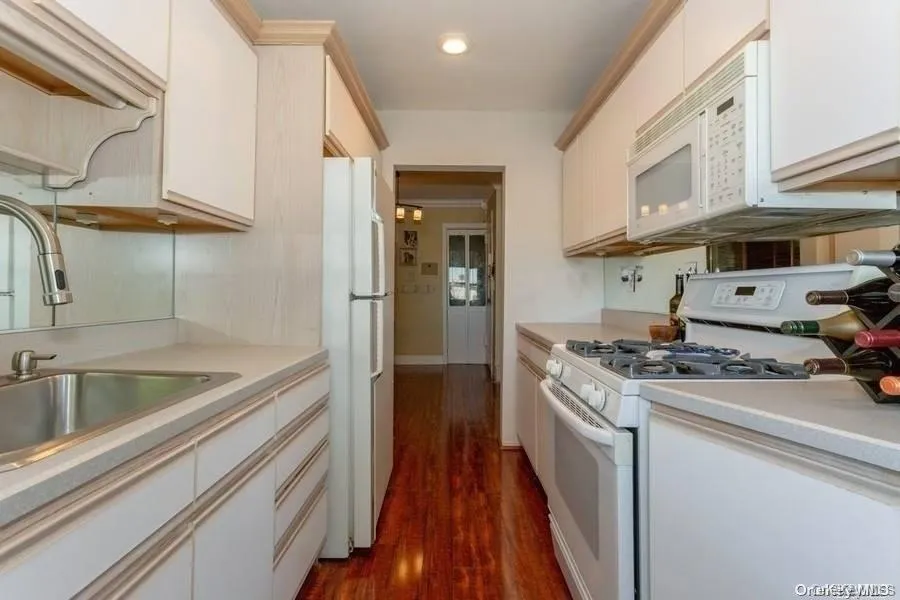 1213 E Broadway #B24 Hewlett, NY 11557