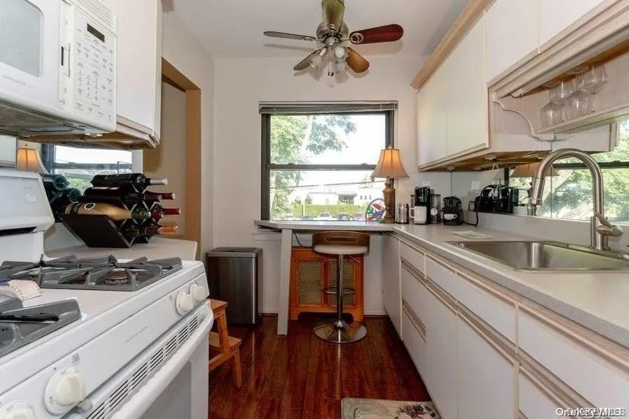1213 E Broadway #B24 Hewlett, NY 11557