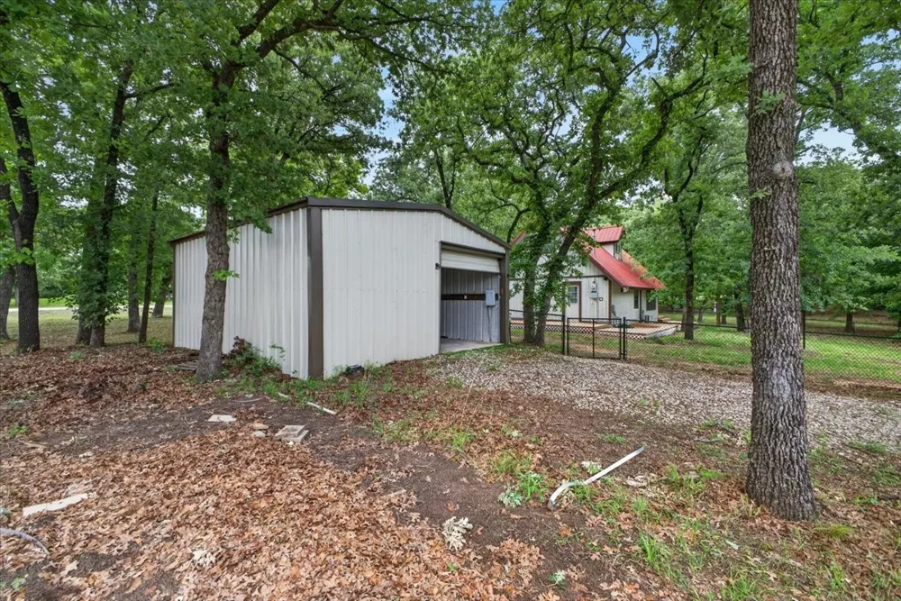 203 Fairway Drive Nocona, TX 76255