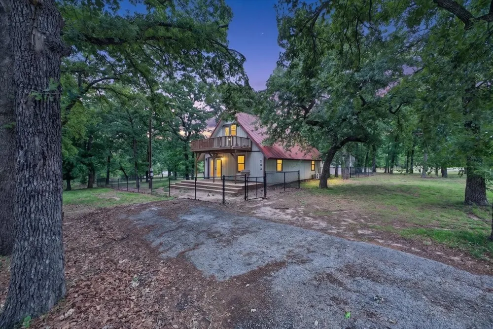 203 Fairway Drive Nocona, TX 76255