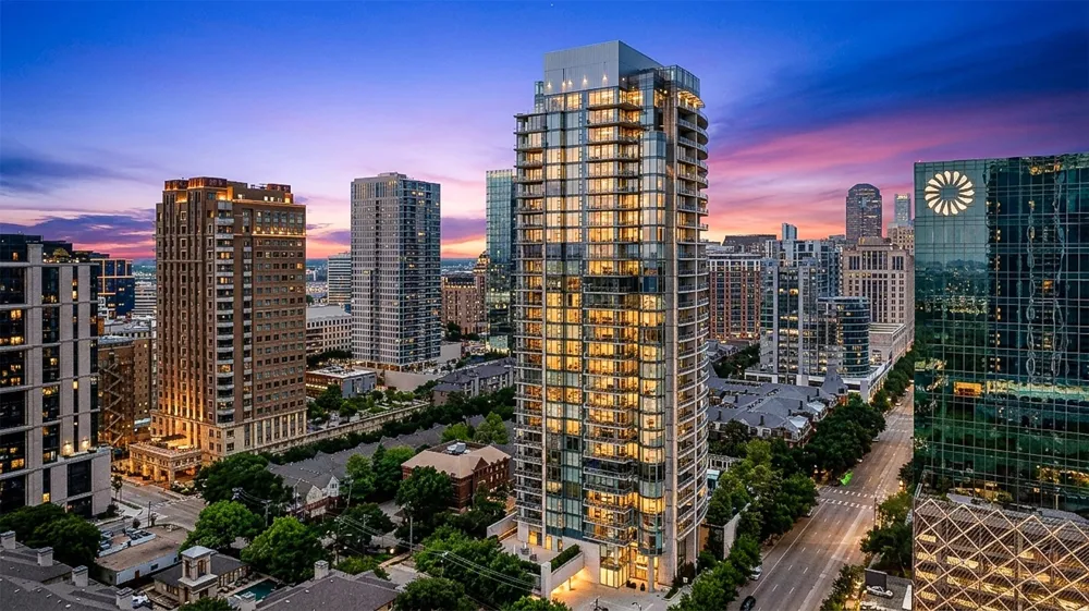 2900 Mckinnon Street #401 Dallas, TX 75201