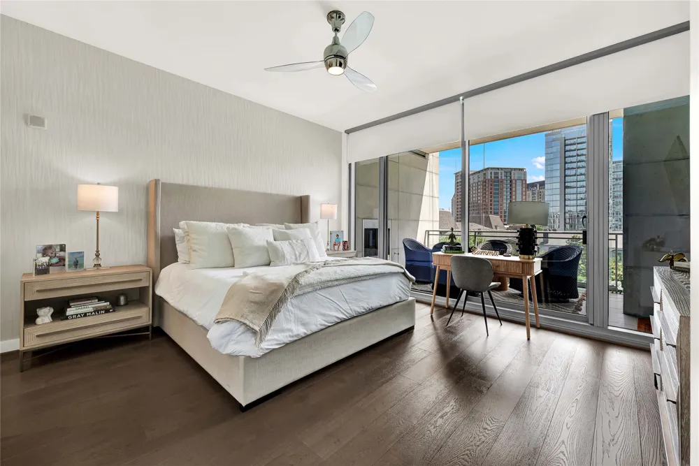 2900 Mckinnon Street #401 Dallas, TX 75201
