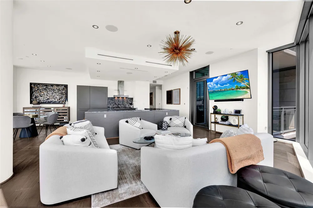 2900 Mckinnon Street #401 Dallas, TX 75201