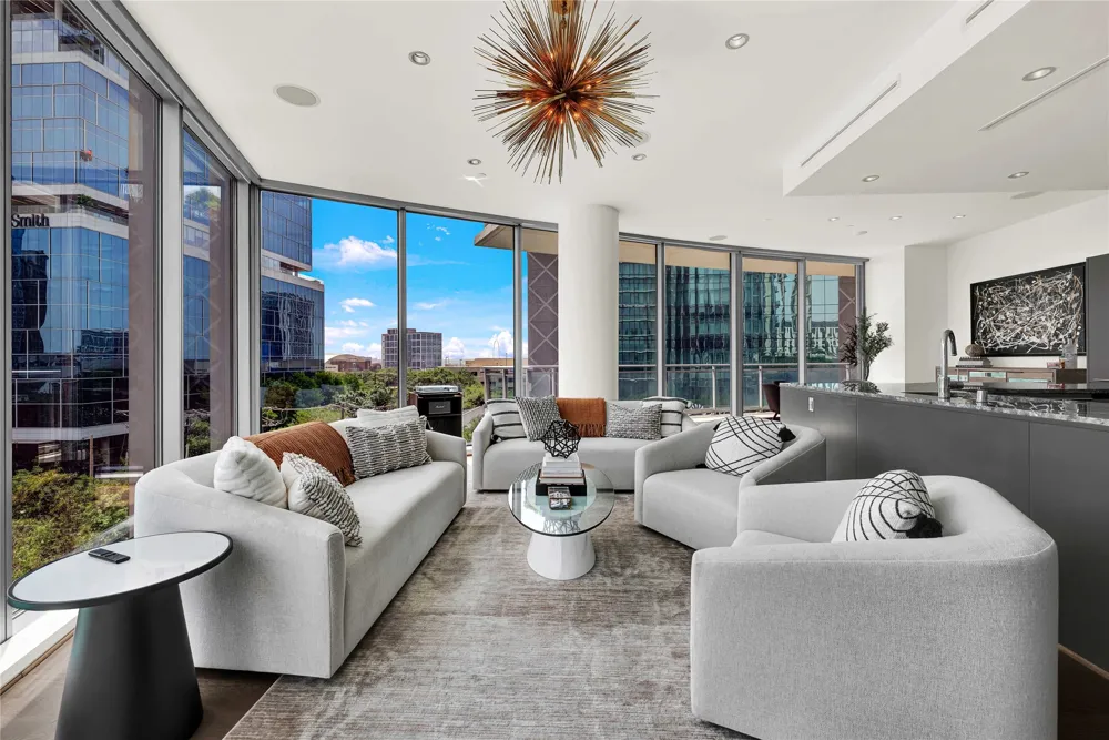 2900 Mckinnon Street #401 Dallas, TX 75201
