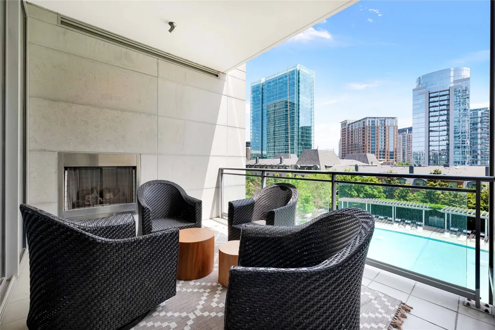 2900 Mckinnon Street #401 Dallas, TX 75201