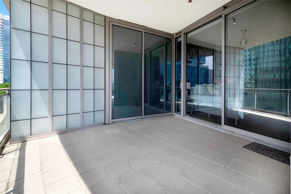 2900 Mckinnon Street #401 Dallas, TX 75201