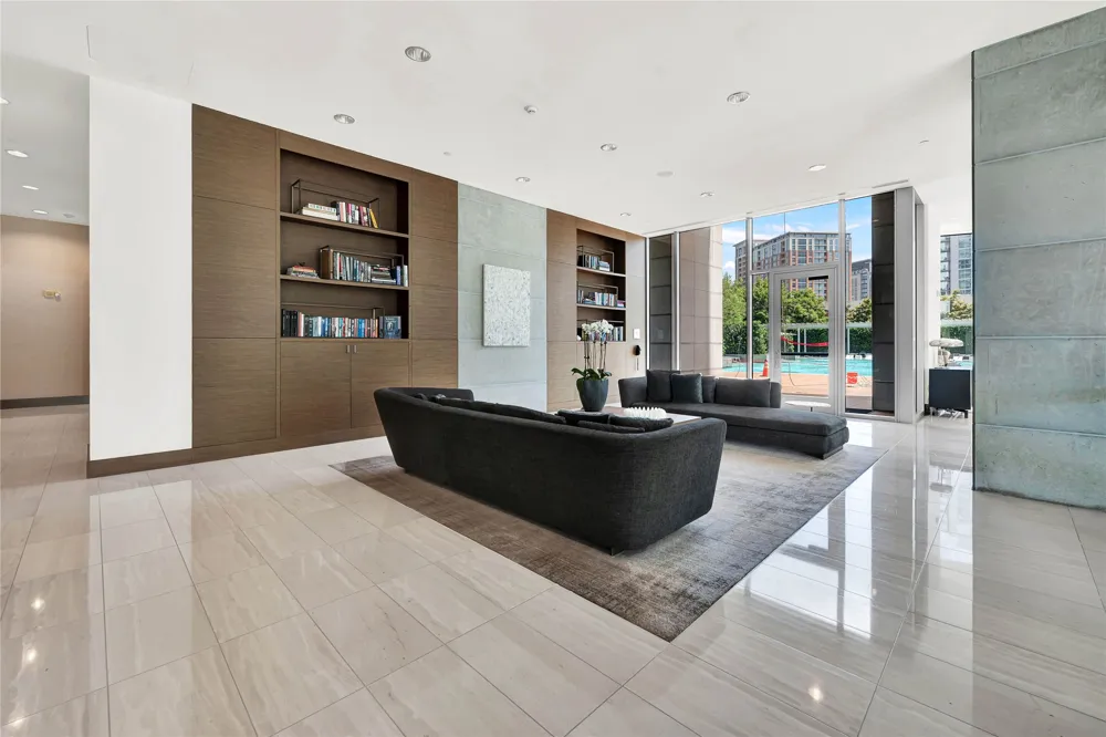 2900 Mckinnon Street #401 Dallas, TX 75201
