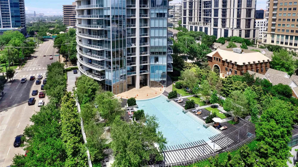 2900 Mckinnon Street #401 Dallas, TX 75201