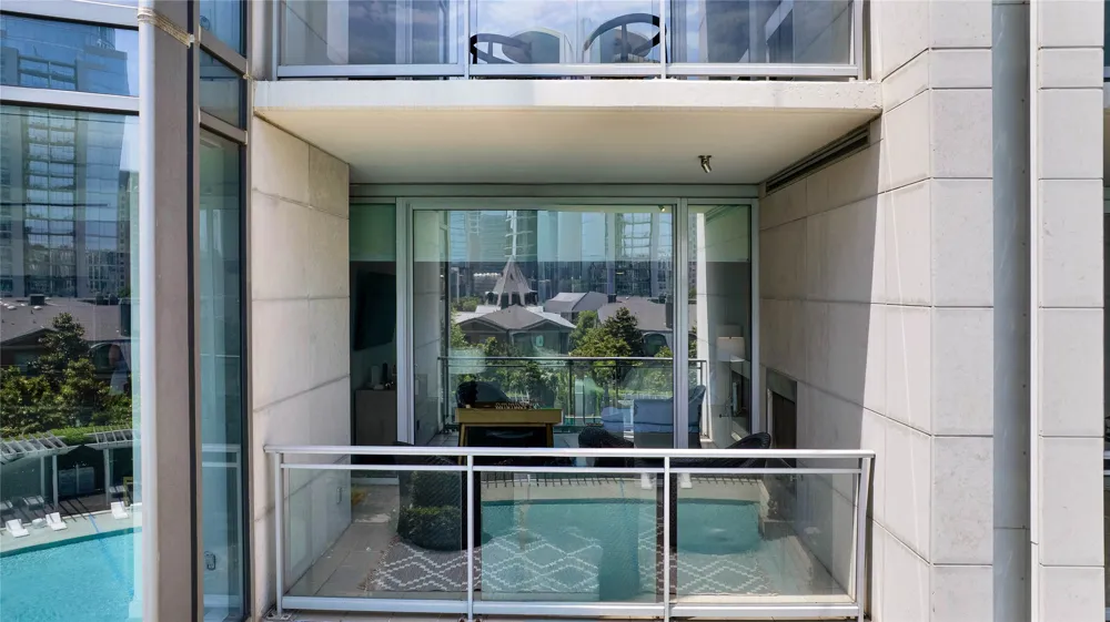 2900 Mckinnon Street #401 Dallas, TX 75201