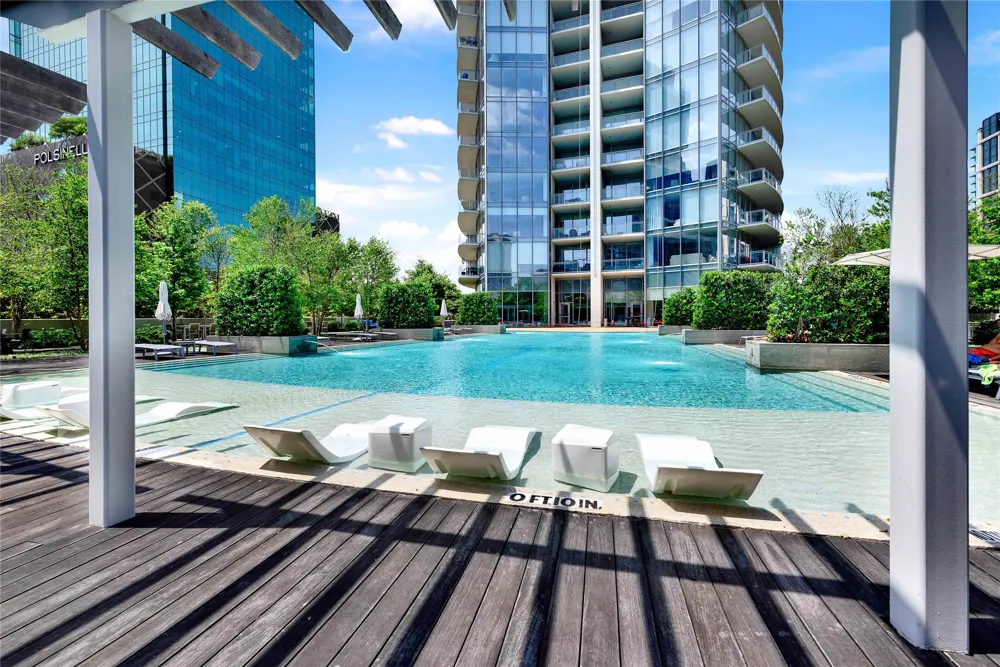 2900 Mckinnon Street #401 Dallas, TX 75201