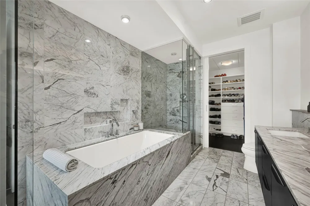 2900 Mckinnon Street #401 Dallas, TX 75201