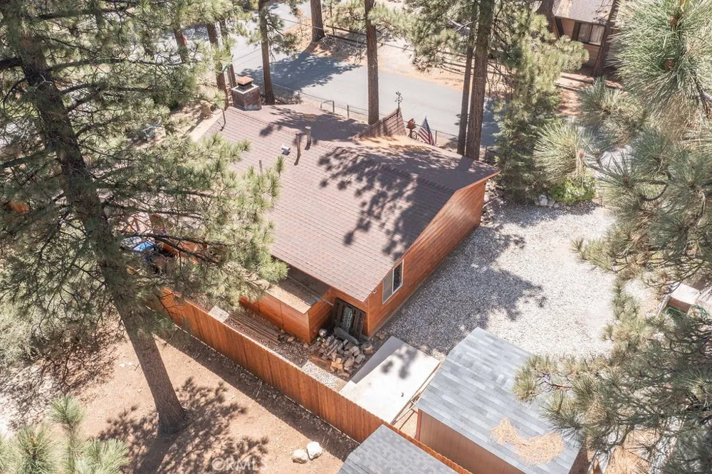 44844 Manzanita Lane Sugarloaf, CA 92386