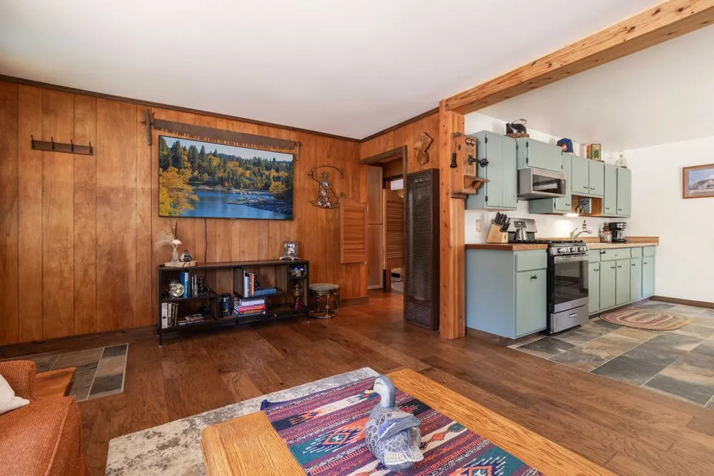 44844 Manzanita Lane Sugarloaf, CA 92386