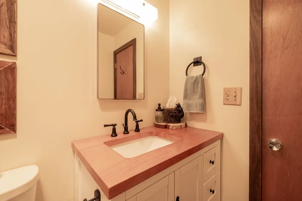 44844 Manzanita Lane Sugarloaf, CA 92386