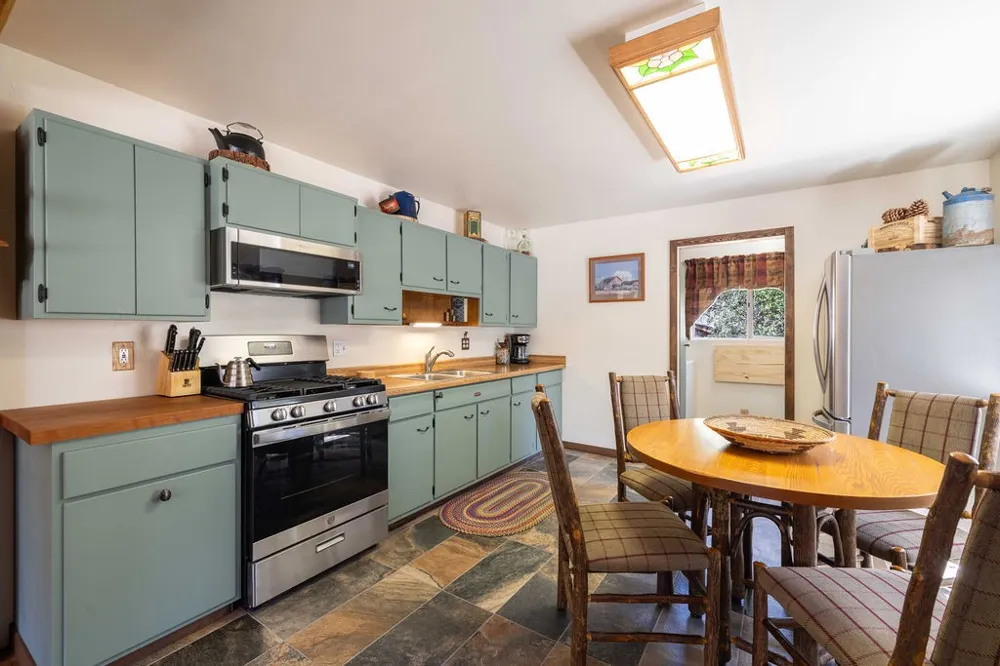 44844 Manzanita Lane Sugarloaf, CA 92386