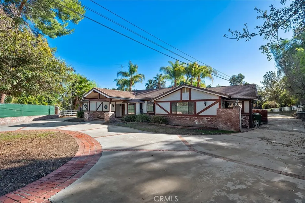 5546 PARADISE VALLEY ROAD Hidden Hills, CA 91302