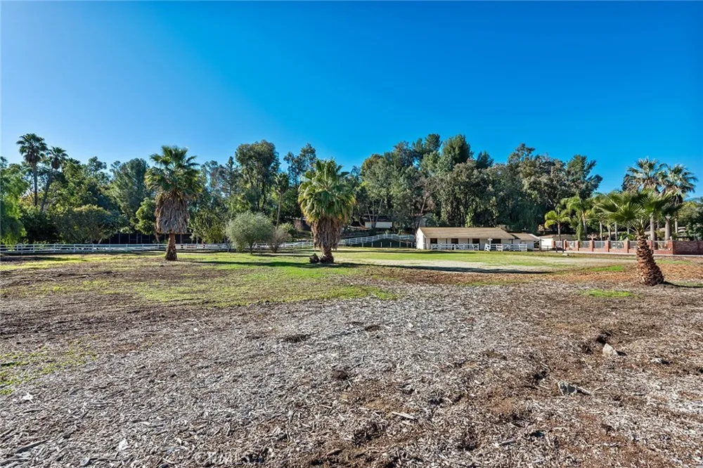 5546 PARADISE VALLEY ROAD Hidden Hills, CA 91302