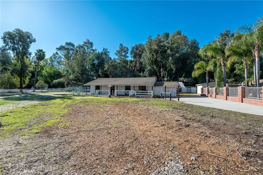 5546 PARADISE VALLEY ROAD Hidden Hills, CA 91302