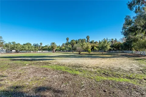 5546 PARADISE VALLEY ROAD