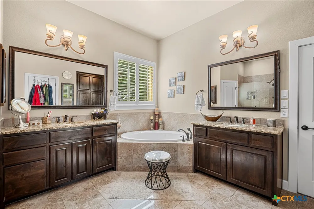 1105 Bella Risa Drive Georgetown, TX 78633