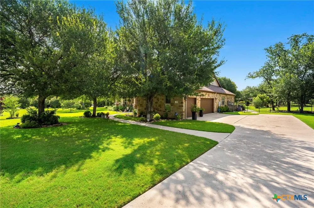 1105 Bella Risa Drive Georgetown, TX 78633
