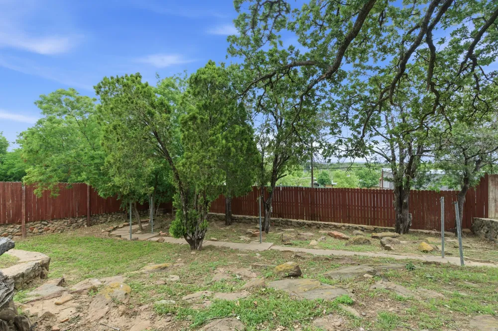 514 S Dixie Street Eastland, TX 76448