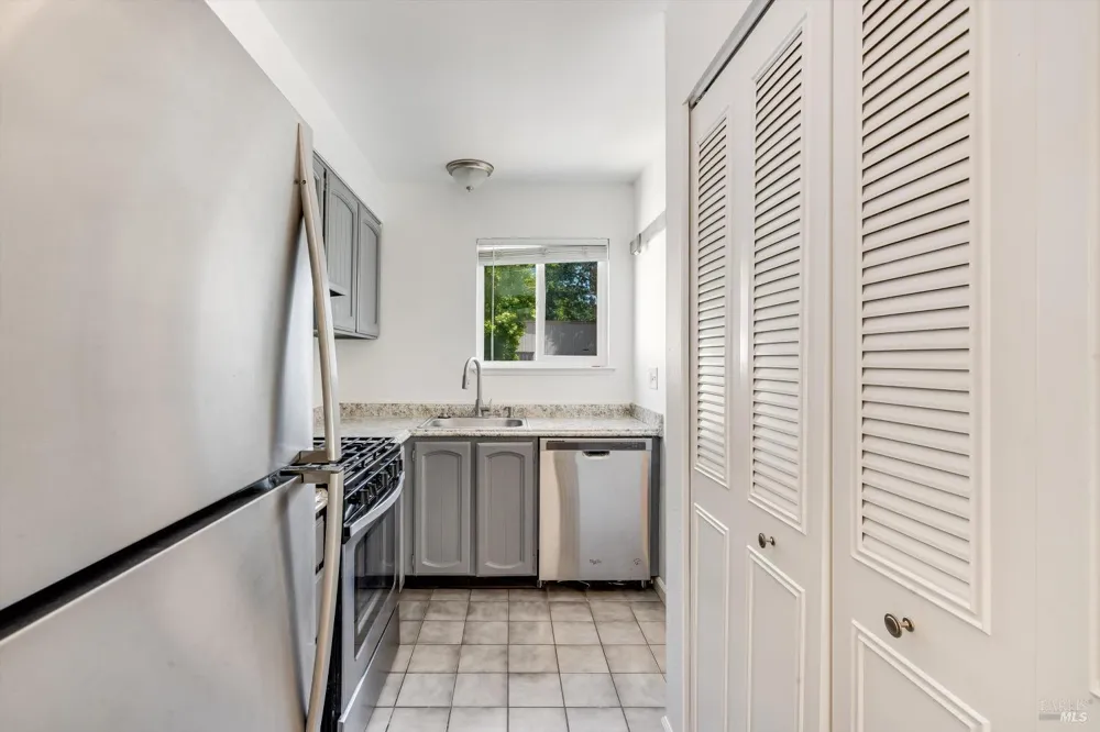1909 Knolls Drive Santa Rosa, CA 95405