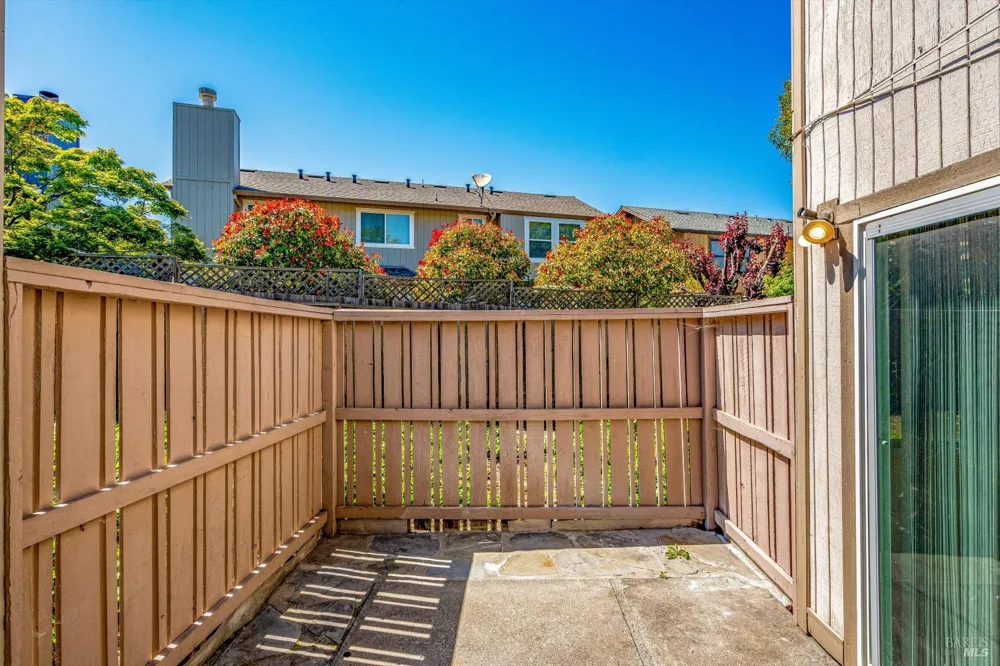 1909 Knolls Drive Santa Rosa, CA 95405