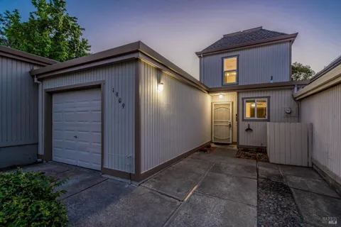 1909 Knolls Drive