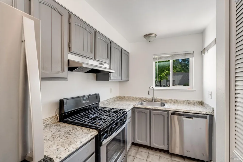 1909 Knolls Drive Santa Rosa, CA 95405