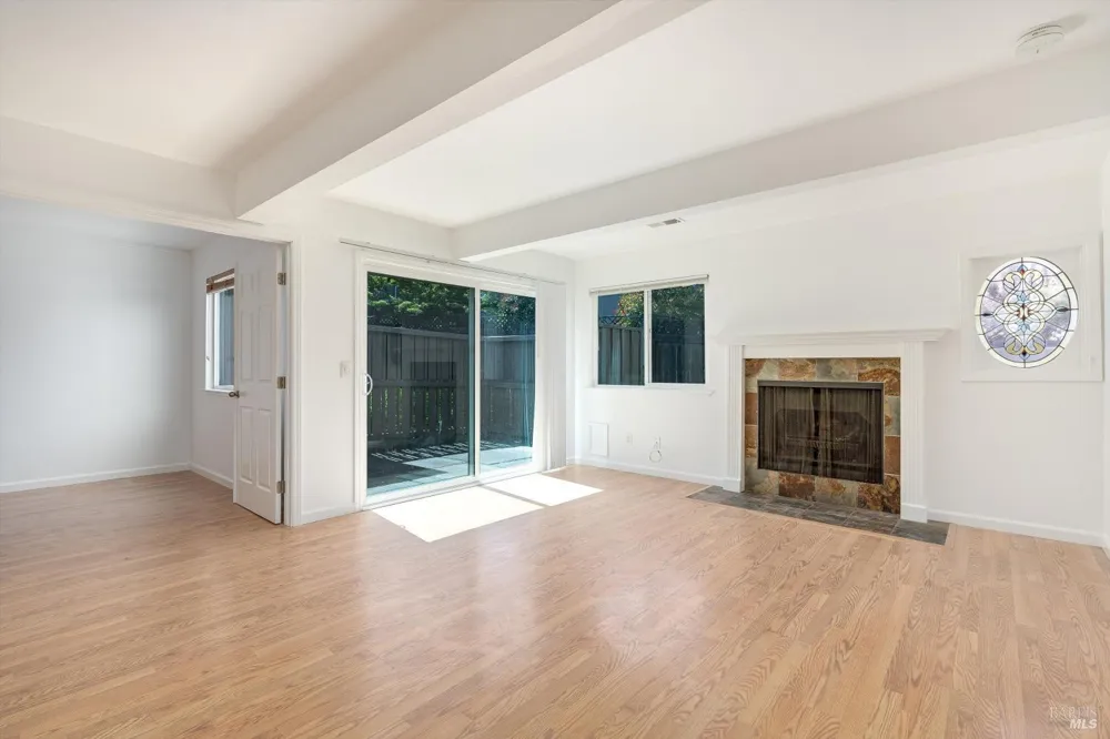 1909 Knolls Drive Santa Rosa, CA 95405