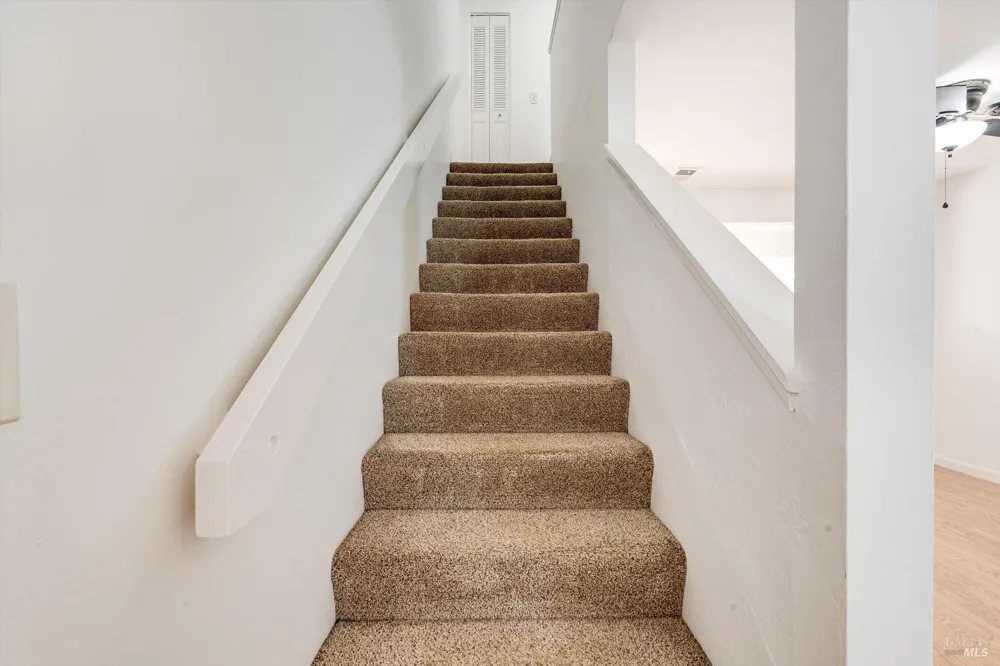 1909 Knolls Drive Santa Rosa, CA 95405