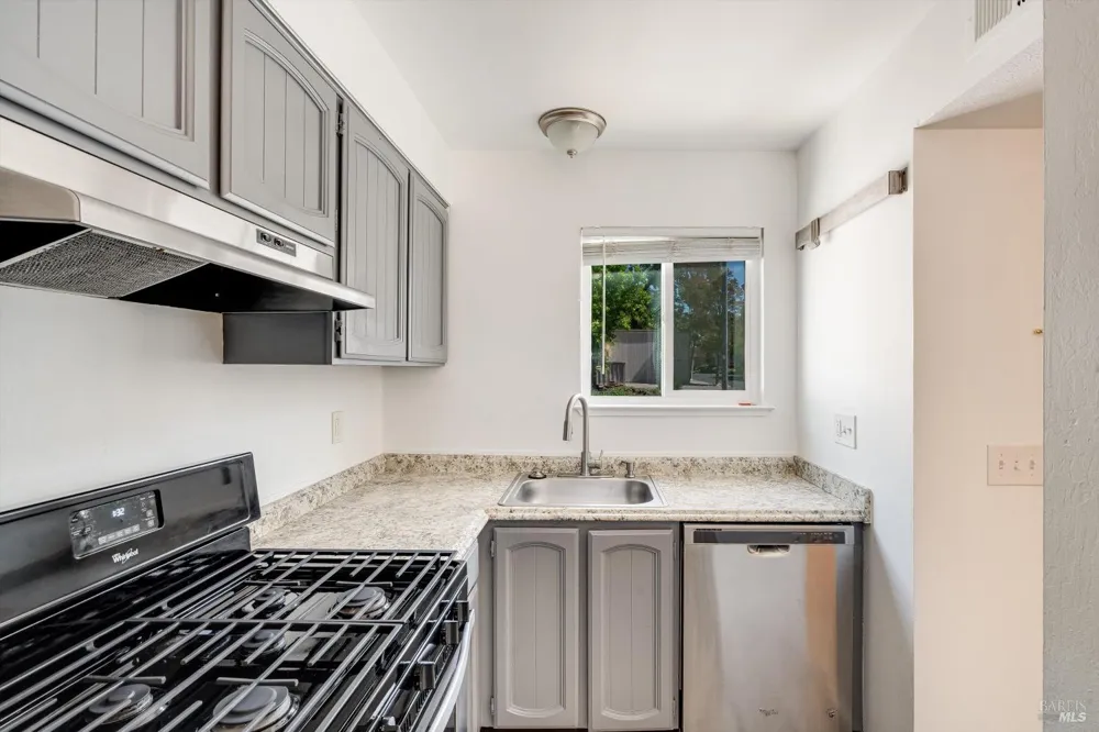 1909 Knolls Drive Santa Rosa, CA 95405