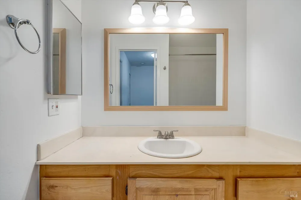 1909 Knolls Drive Santa Rosa, CA 95405