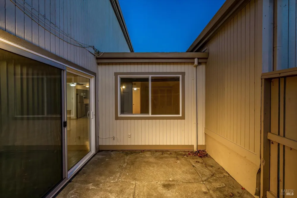 1909 Knolls Drive Santa Rosa, CA 95405