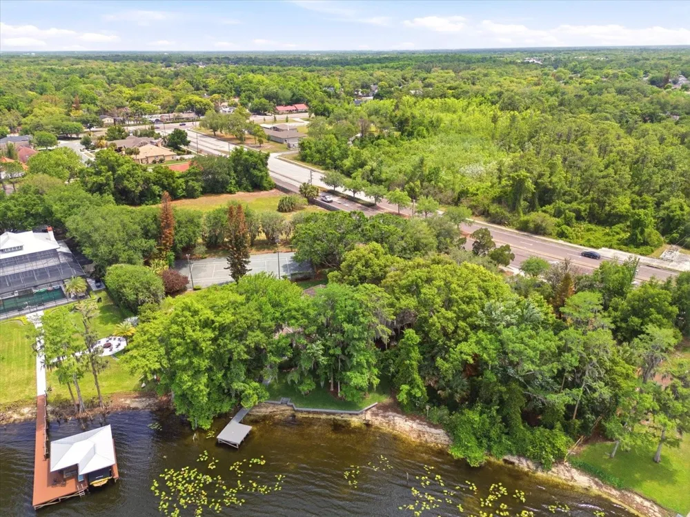 4910 E LAKE DRIVE Winter Springs, FL 32708