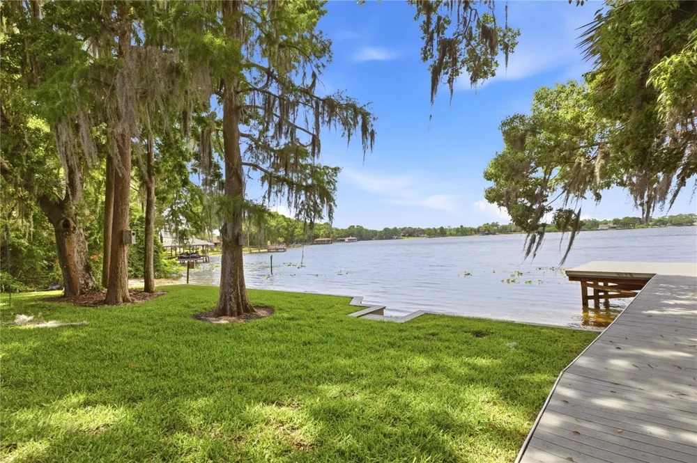 4910 E LAKE DRIVE Winter Springs, FL 32708