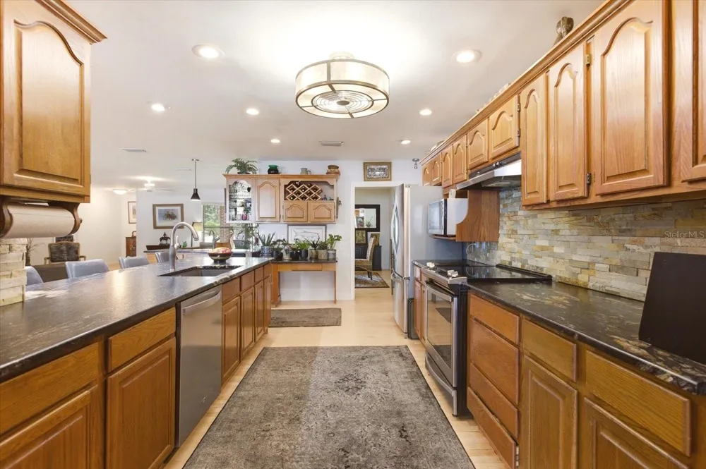 4910 E LAKE DRIVE Winter Springs, FL 32708