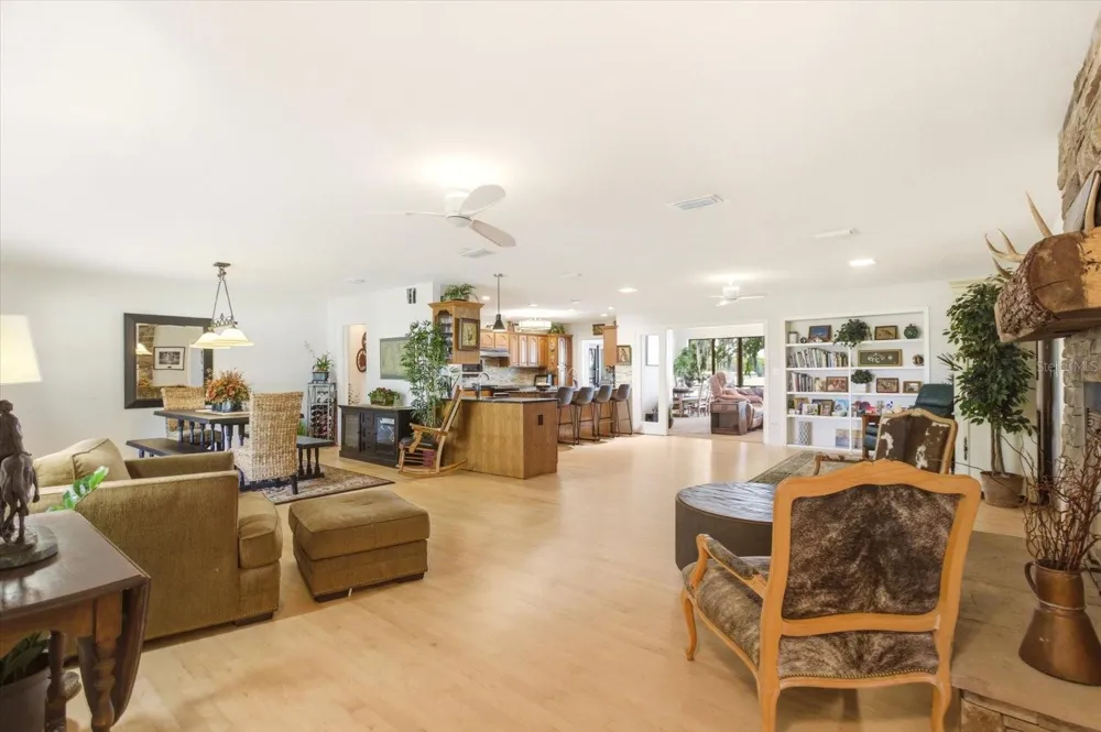 4910 E LAKE DRIVE Winter Springs, FL 32708
