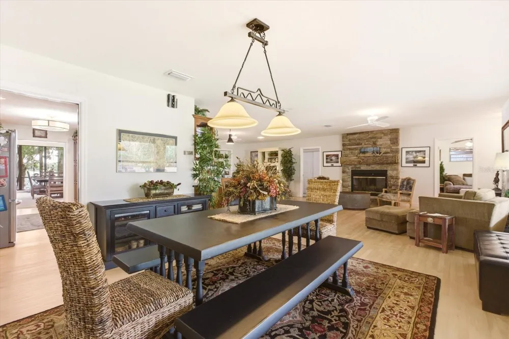 4910 E LAKE DRIVE Winter Springs, FL 32708