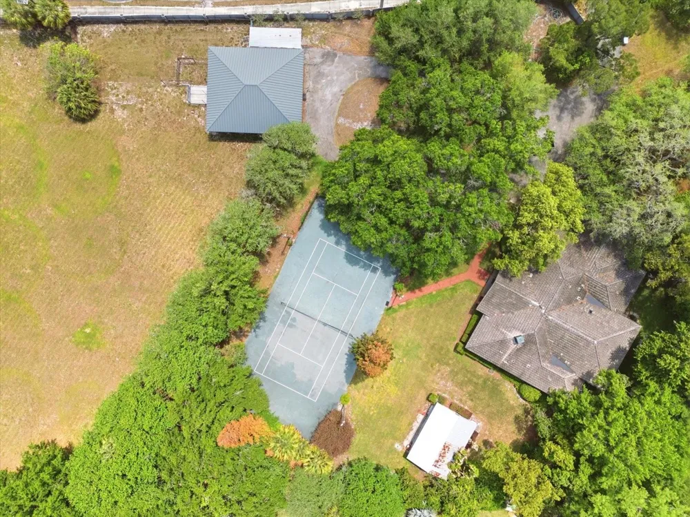 4910 E LAKE DRIVE Winter Springs, FL 32708