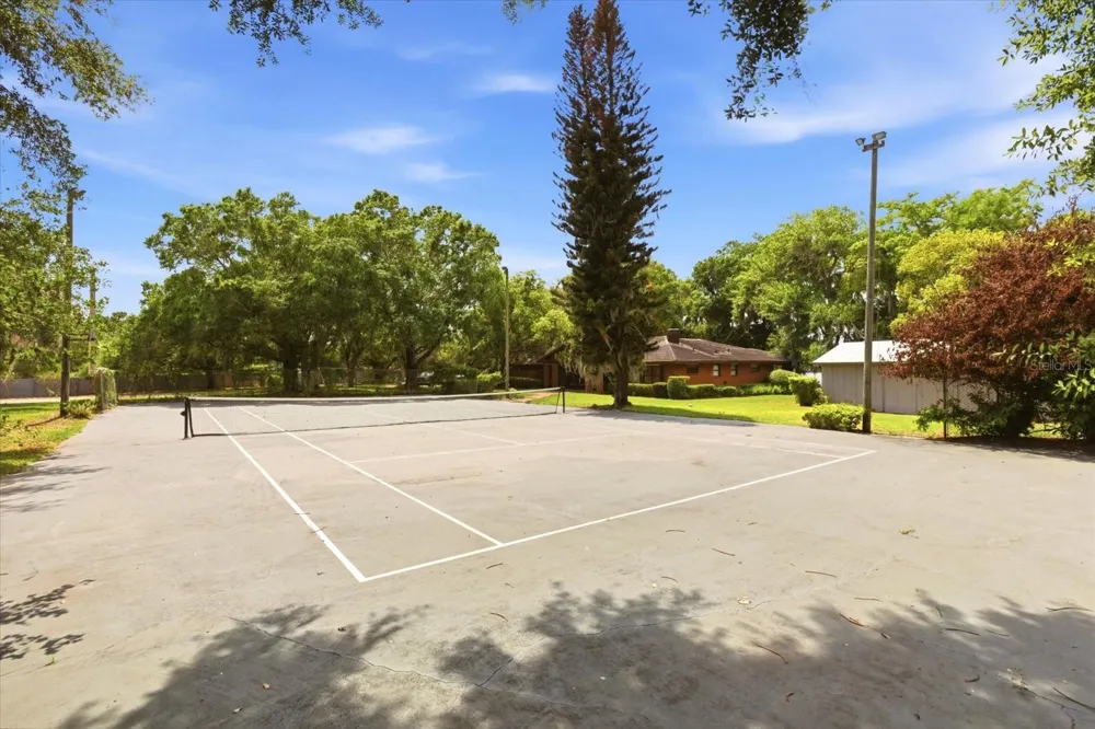 4910 E LAKE DRIVE Winter Springs, FL 32708